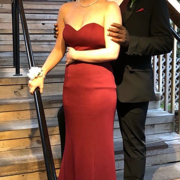 Red prom dress - Picture 2 of 2